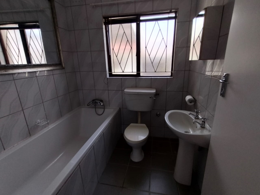 3 Bedroom Property for Sale in Loucharmante Western Cape